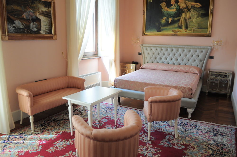 Borghesi Corte dei Cortesi酒店