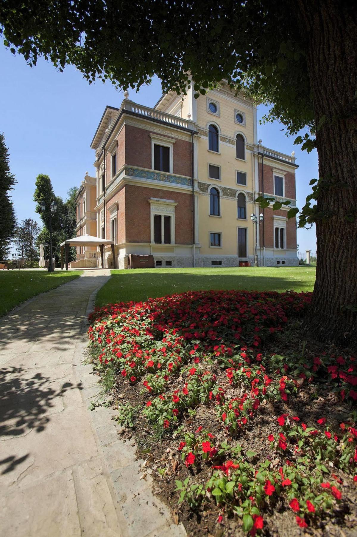 Borghesi Corte dei Cortesi酒店