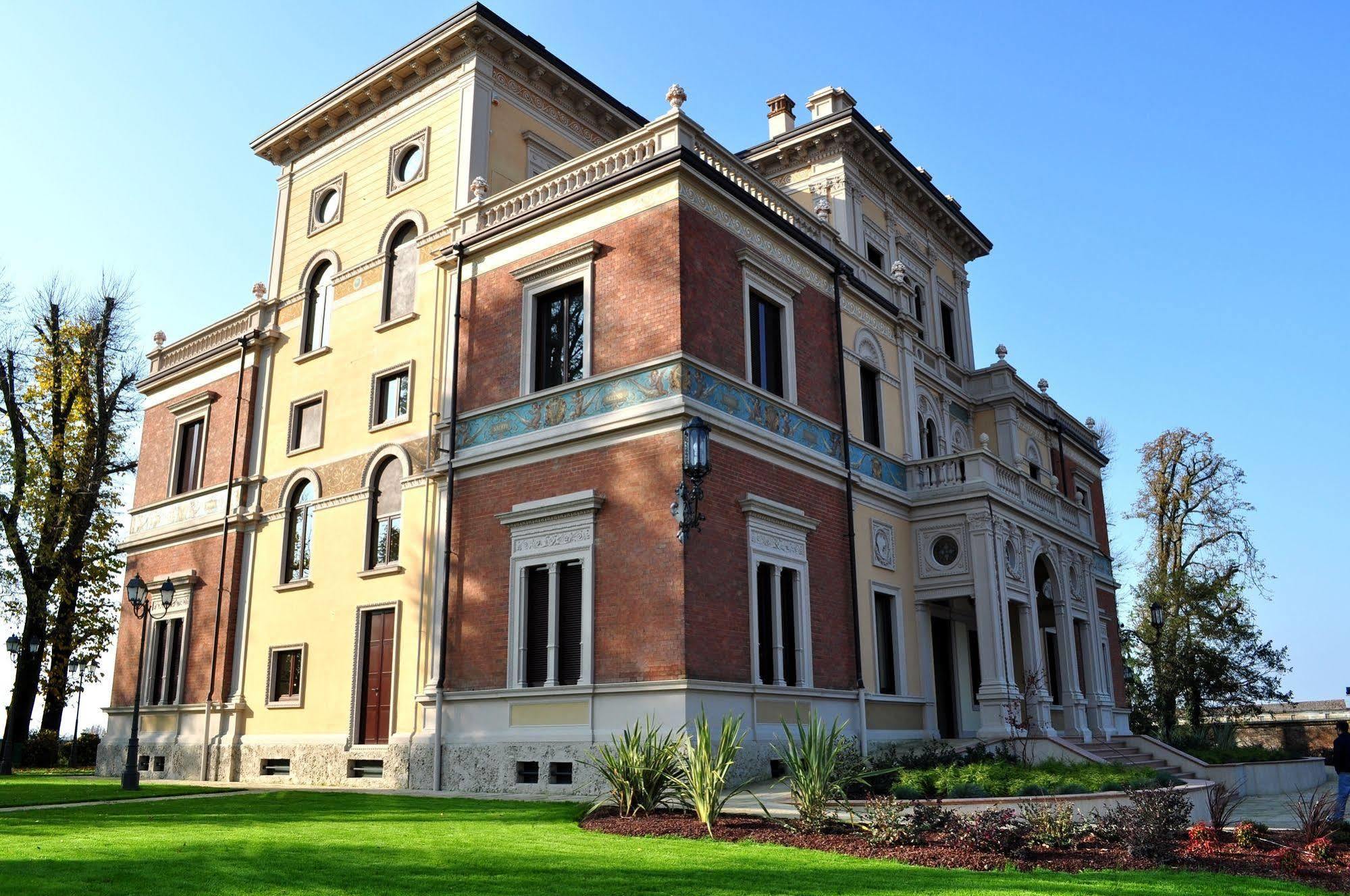 Borghesi Corte dei Cortesi酒店